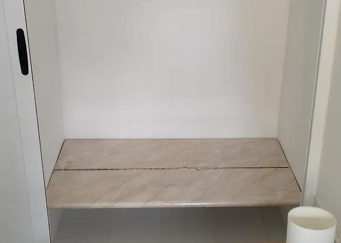 Sunlight House בית הארחה 3*